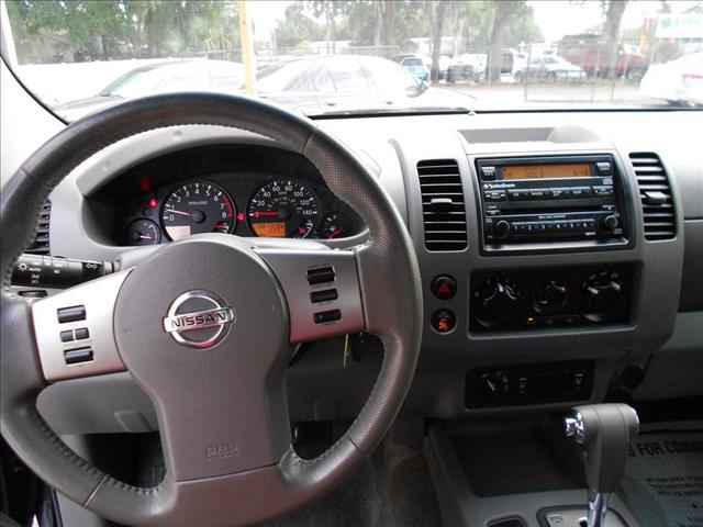 2005 Nissan Frontier Touring / AWD