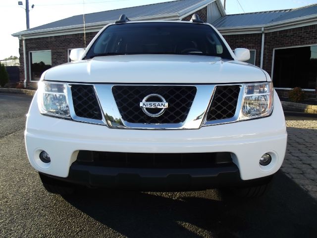 2006 Nissan Frontier 4X4 Le3rd Rowone Owner