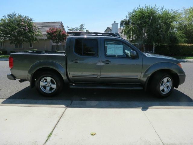 2006 Nissan Frontier SLE Z71 Crew Cab Short Bed 4X4