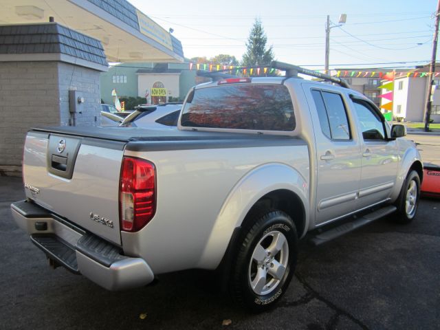 2006 Nissan Frontier LS 38