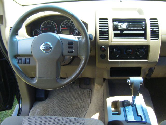 2006 Nissan Frontier 4X4 Le3rd Rowone Owner