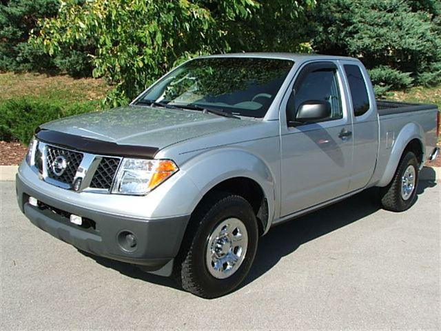 2007 Nissan Frontier LX Minivan