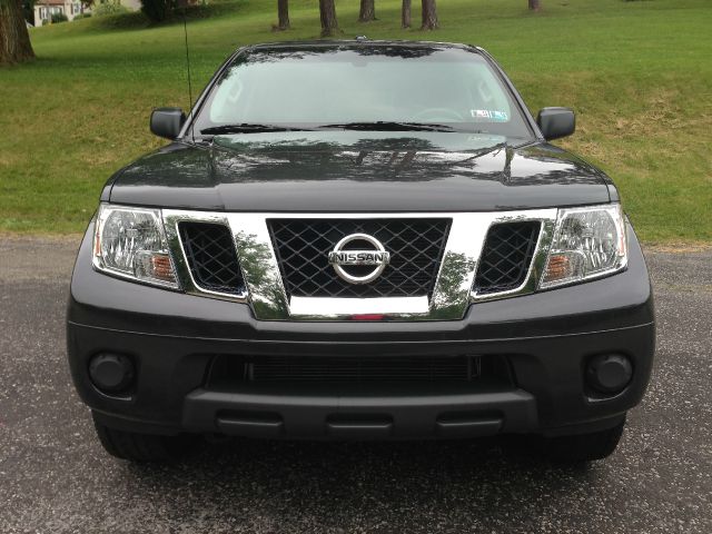 2012 Nissan Frontier SLT 5.7 Hemi W/leather20in Chrome Wheels