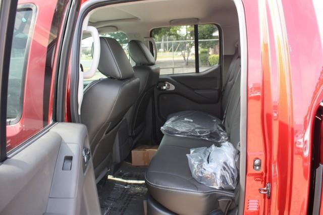 2013 Nissan Frontier LX Minivan