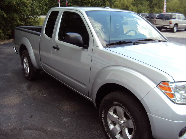 2013 Nissan Frontier Crew Cab Amarillo 4X4