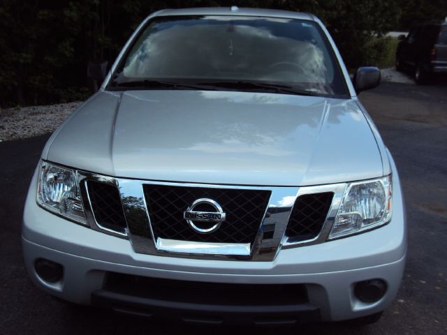 2013 Nissan Frontier Crew Cab Amarillo 4X4