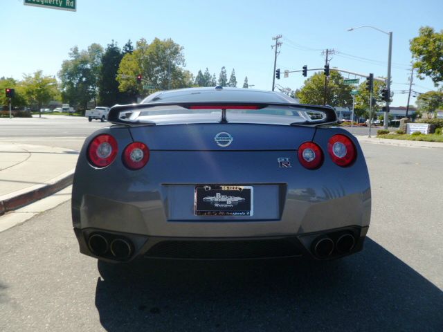 2010 Nissan GT-R 400E