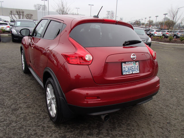 2011 Nissan Juke 4dr Sdn LE Auto (SE) Sedan