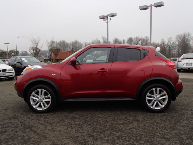 2011 Nissan Juke 4dr Sdn LE Auto (SE) Sedan