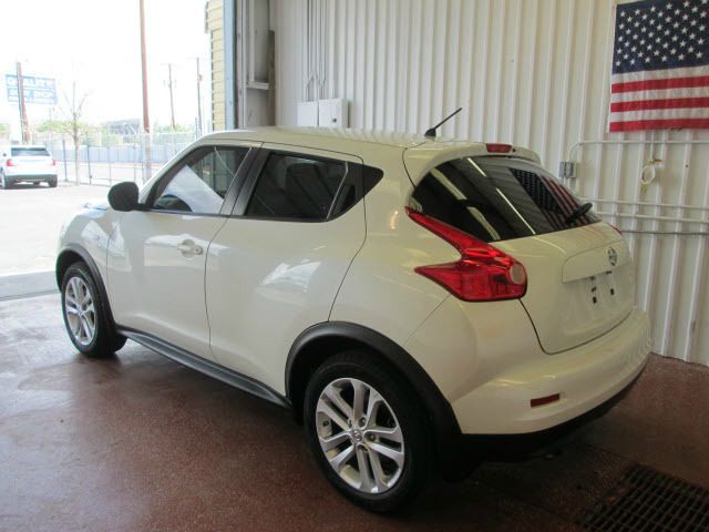 2011 Nissan Juke Lariat Crew Cab 4WD DRW