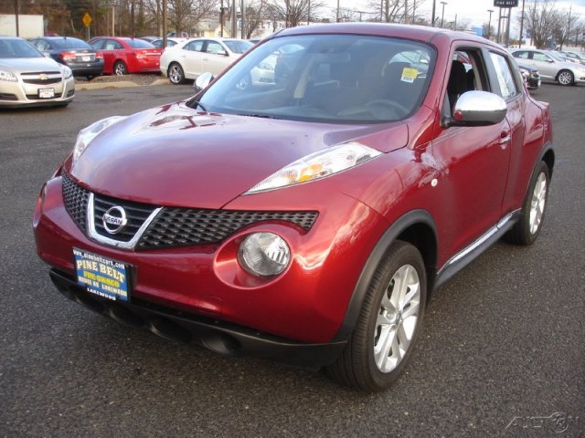 2011 Nissan Juke 4dr Sdn LE Auto (SE) Sedan