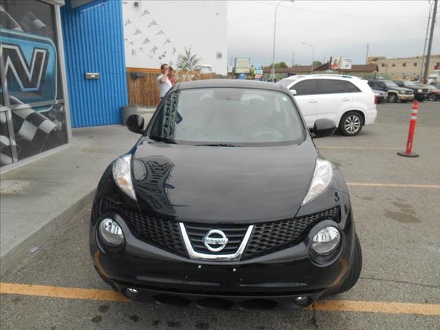 2012 Nissan Juke 2007 Mazda Mazda3 S Sport