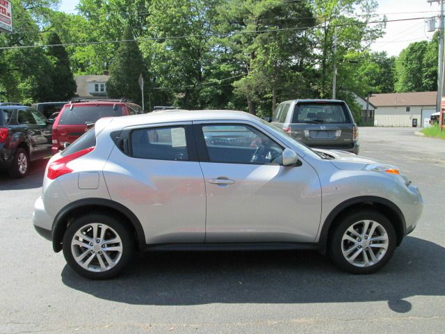 2012 Nissan Juke Lariat Crew Cab 4WD DRW