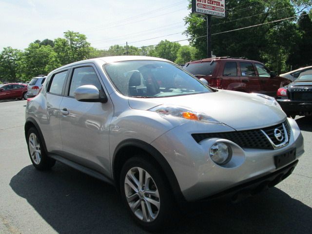 2012 Nissan Juke Lariat Crew Cab 4WD DRW