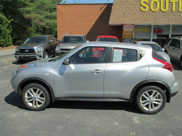 2012 Nissan Juke Lariat Crew Cab 4WD DRW