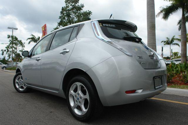 2011 Nissan LEAF LS S