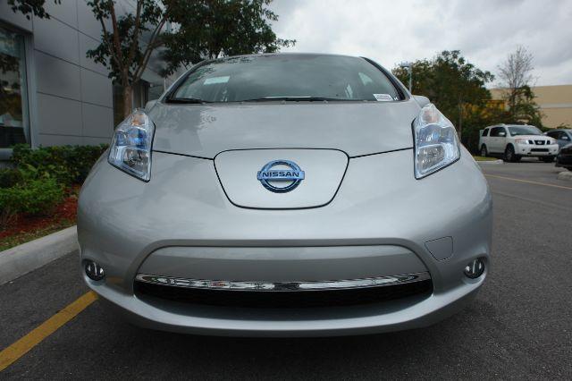 2011 Nissan LEAF LS S