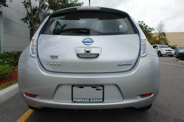 2011 Nissan LEAF LS S