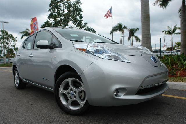 2011 Nissan LEAF LS S