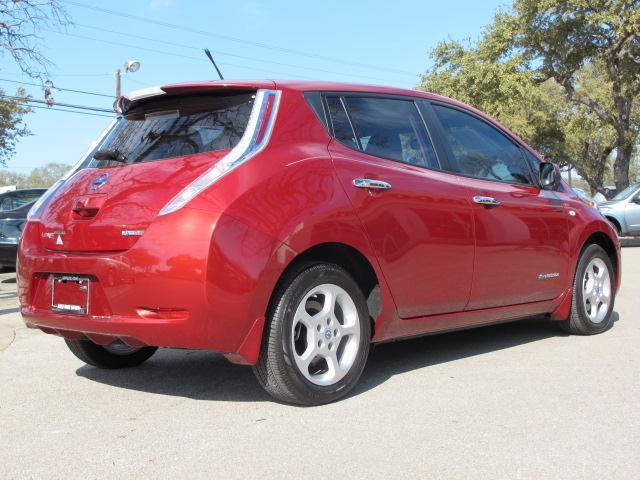 2011 Nissan LEAF 5.9 R/T