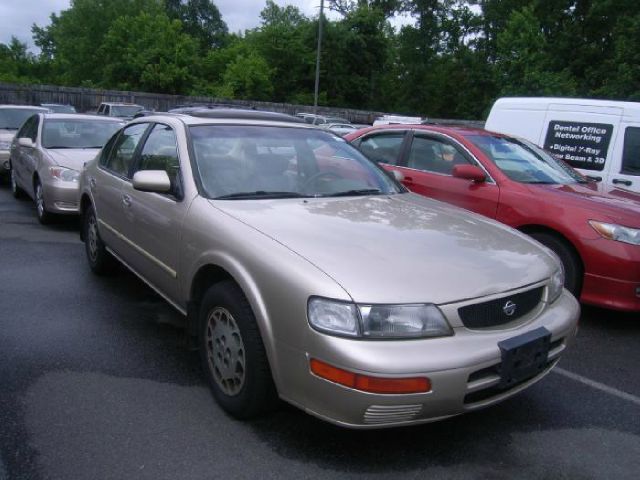 1995 Nissan Maxima 3.0 Quattro