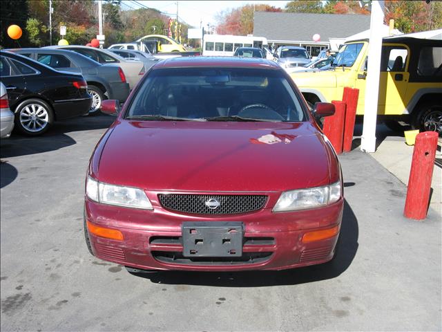 1996 Nissan Maxima R1