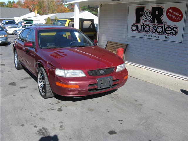 1996 Nissan Maxima R1