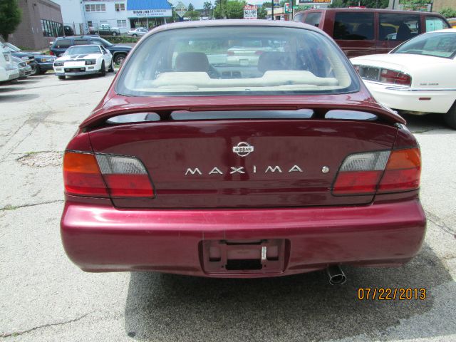 1996 Nissan Maxima SE