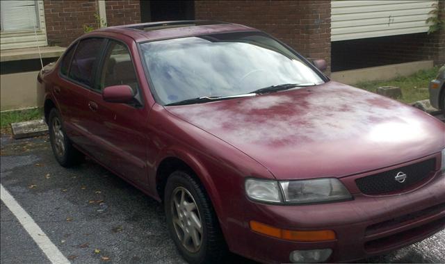 1996 Nissan Maxima SE