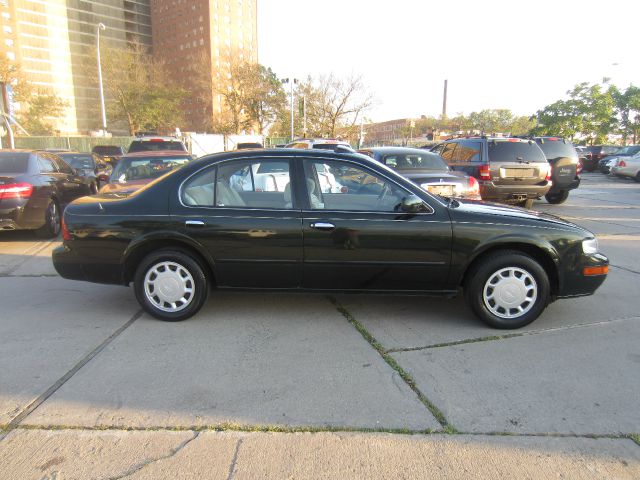 1996 Nissan Maxima SE