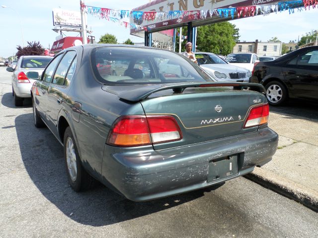 1997 Nissan Maxima 3.0 Quattro