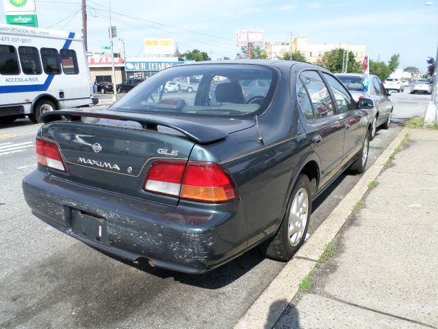 1997 Nissan Maxima 3.0 Quattro