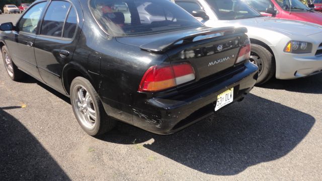 1997 Nissan Maxima SE