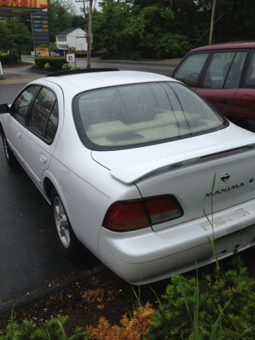 1997 Nissan Maxima SE