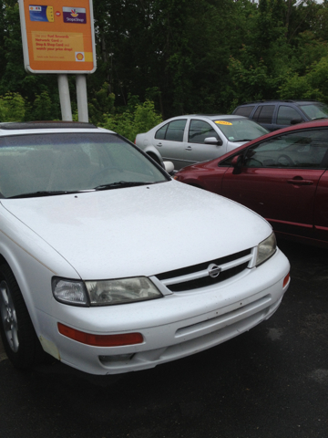 1997 Nissan Maxima SE