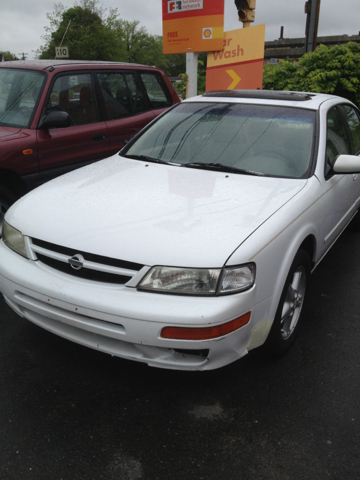 1997 Nissan Maxima SE