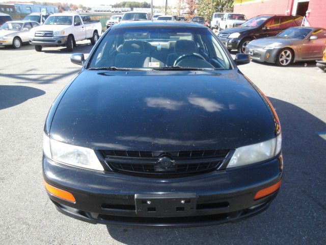 1997 Nissan Maxima Nav-awd-2 Tv/dvd IN Headrests-quads-third-moon-6 C