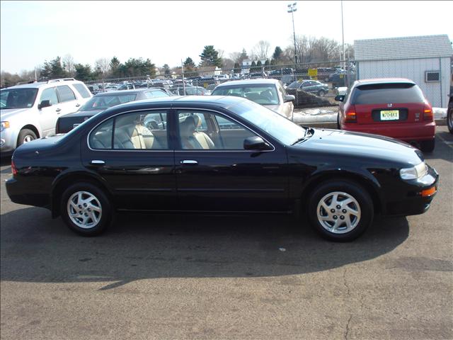 1997 Nissan Maxima 3.0 Quattro