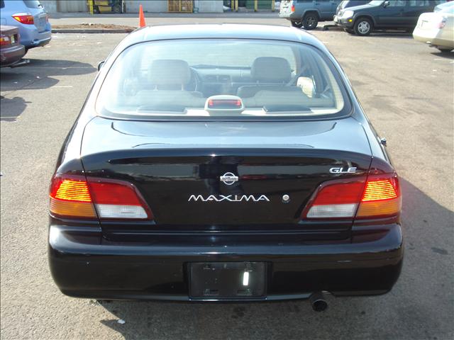 1997 Nissan Maxima 3.0 Quattro