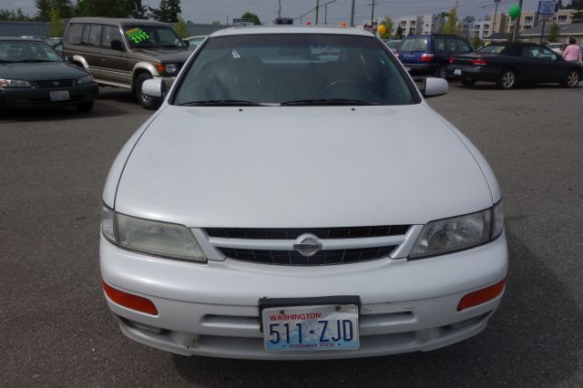 1998 Nissan Maxima 3.0 Quattro