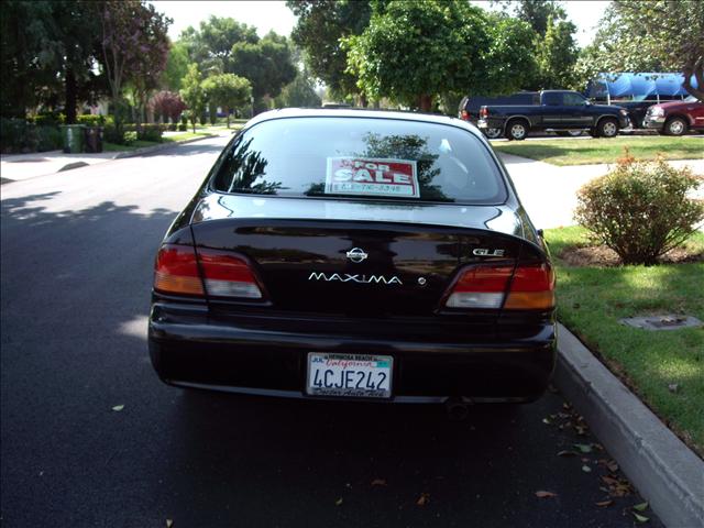 1998 Nissan Maxima 3.0 Quattro