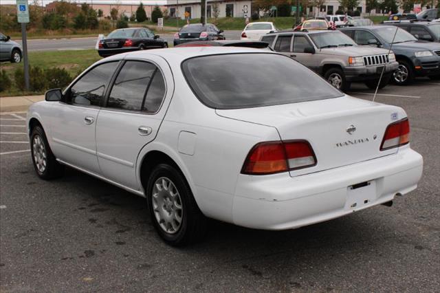 1998 Nissan Maxima LS Extended