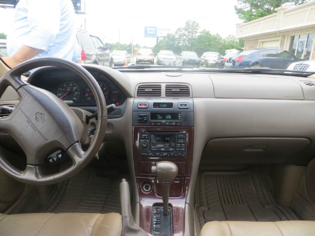 1998 Nissan Maxima 3.0 Quattro