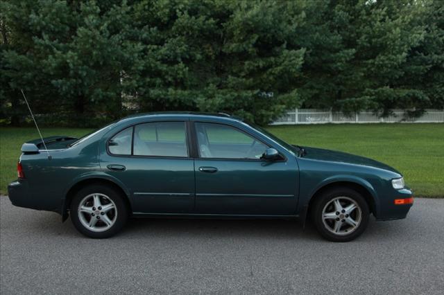 1998 Nissan Maxima 3.0 Quattro