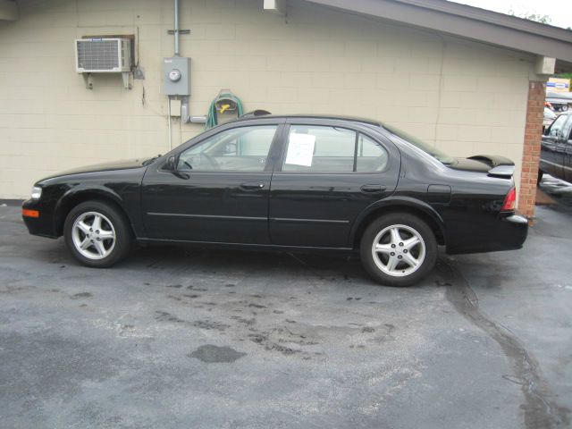 1999 Nissan Maxima SE