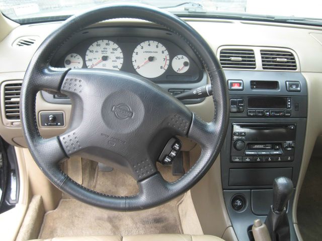 1999 Nissan Maxima SE