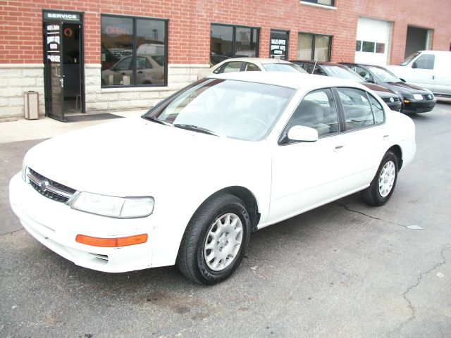 1999 Nissan Maxima 3.0 Quattro