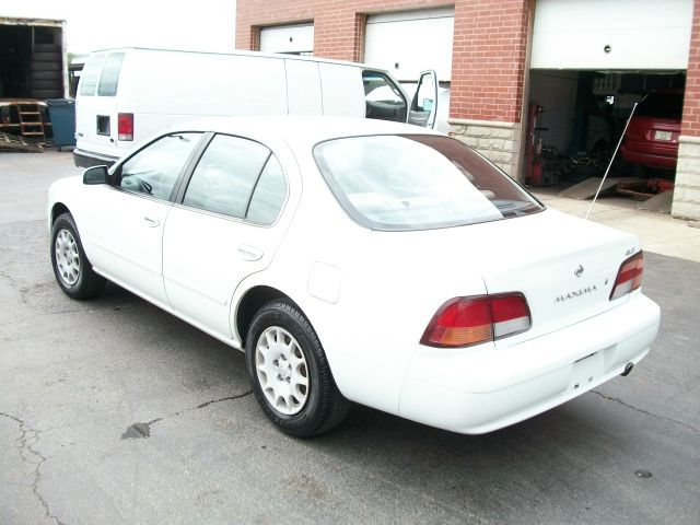 1999 Nissan Maxima 3.0 Quattro