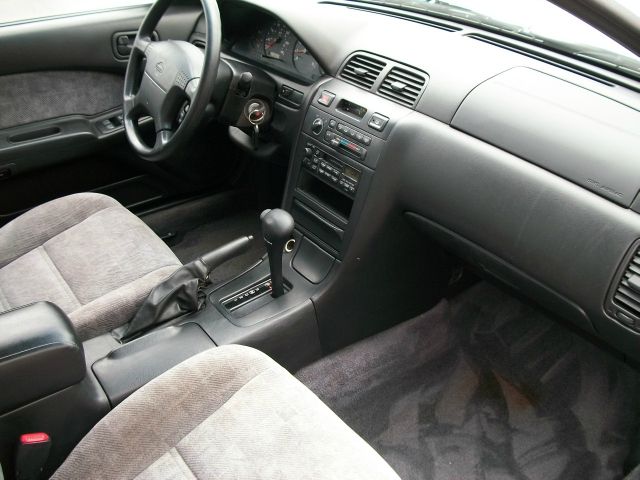 1999 Nissan Maxima 3.0 Quattro