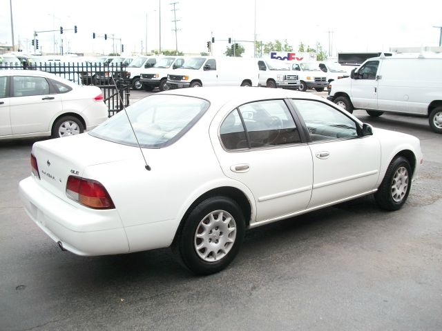 1999 Nissan Maxima 3.0 Quattro